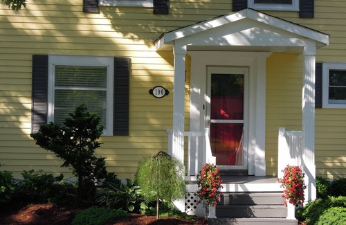Historic Old Town House | A 4 Bedroom Vacation Rental with Heated Pool in Old Town Niagara on the Lake.