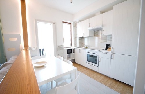 Salerno Apartment | A 5 Minuti dal Mare in Zona Ricca di Servizi, Appartamento Appena Ristrutturato