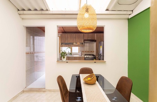 Fontibon House | A 8 min del Aeropuerto! Casa Amplia con Parqueadero y Zona de Relax