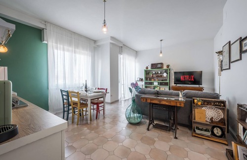 Old Town Apartment | [A BALCONY OVER THE ROOFTOPS OF MODENA] FROM THE BRUNETTE
