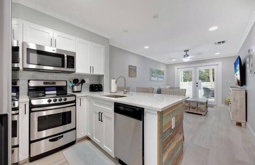 Truman Annex Condo | *A BEACHY VIEW @ THE TRUMAN ANNEX IN KEY WEST*
