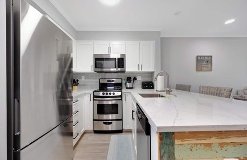 Truman Annex Condo | *A BEACHY VIEW @ THE TRUMAN ANNEX IN KEY WEST*