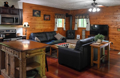 Laurelville Cabin | A Beary Cozy Cabin in Hocking Hills