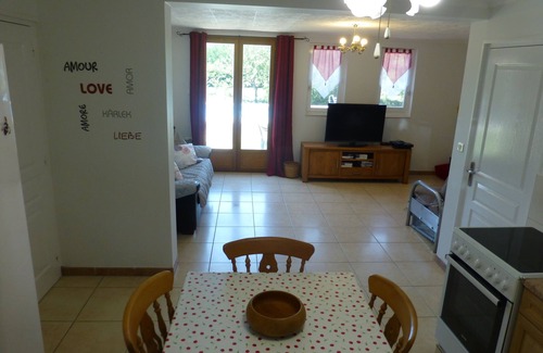 Villefranche-de-Rouergue Apartment | A beautiful private 2 bedroomed apartment with pool in stunning countryside