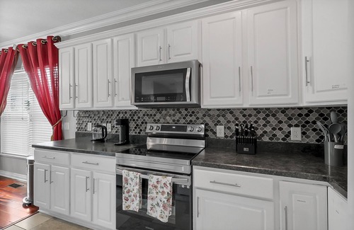 Taylor Station House | A Beautiful 5 Bedrooms Family Home located Opposite Mt. Carmel East Columbus OH