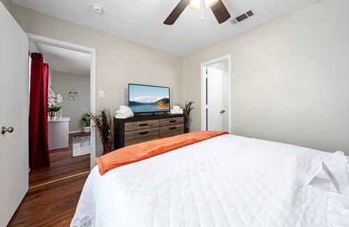 Killeen Apartment | A Beautiful, Comfortable and Serene Escape, Redstone D
