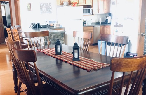 Innsbrook Ski Chalet | A beautiful custom chalet for large gatherings ready for your lake fun