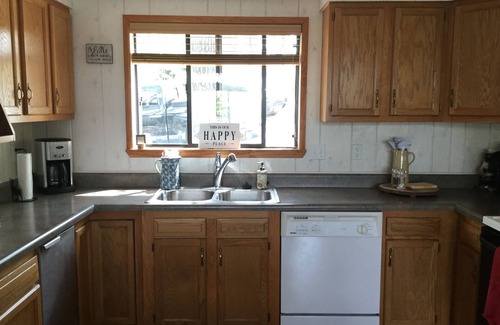 Innsbrook Ski Chalet | A beautiful custom chalet for large gatherings ready for your lake fun