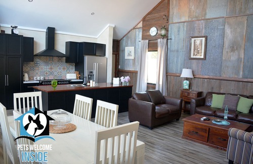 West Beach House | A Beautiful Property, Walking Distance to the Beach in Esperance WA!