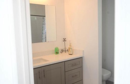 Orlando House | A beautiful queen bedroom