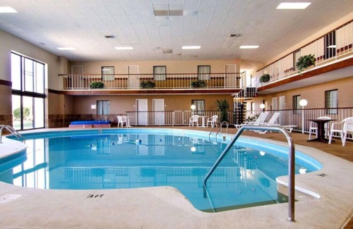 Emporia House | A Beautiful & Relaxing Getaway! With Parking