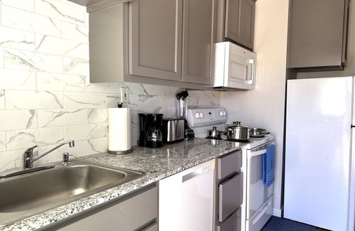 Gardens Condo | A Beautiful Storey - Quiet Condo minutes from Midland Memorial