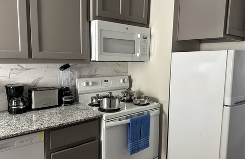 Gardens Condo | A Beautiful Storey - Quiet Condo minutes from Midland Memorial