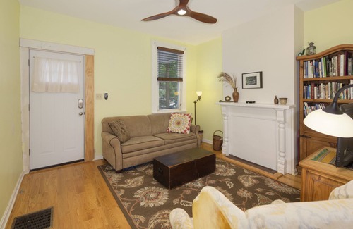 Charles Village House | A beautiful victorian with yard near JHU, Farmer's Market