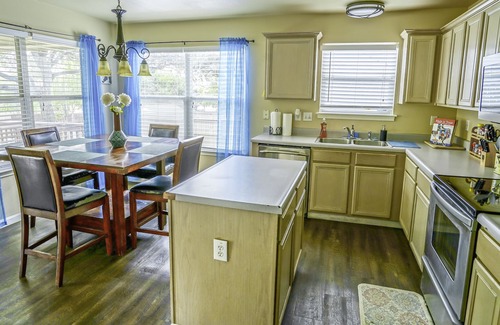 San Antonio House | A Bit of Country, All the Perks of the City