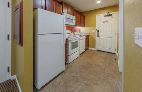 Sheridan Apartment | A Blend of Recreation and Scenery, Families Love - Studio