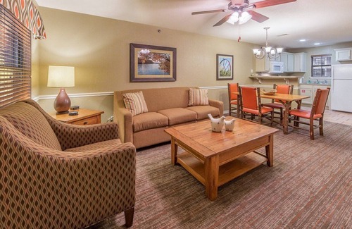 Sheridan Apartment | A Blend of Recreation and Scenery, Families Love - 2BD + 2BA.