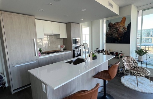 Richmond City Centre Apartment | A Brand New Luxury apartment in Richmond,200 mts from Skytrain and Mall.