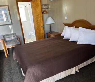 Chamberlain Hotel | A Bridge View Inn