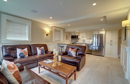 Seattle Apartment | A bright and cozy Bryant apartment: 2-bedroom, dog-friendly, with private yard.