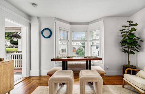 Gloucester Apartment | A by the Bay - Stunning Seaside Apartment