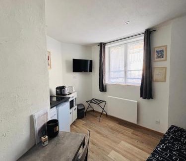 Thiers Apartment | A côté de la Gare