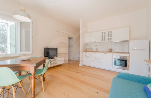 Magazzini Apartment | A Casa di Massi surronded by greenery of Magazzini