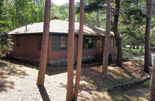 Orr House | A Central Lakehouse for All-Season Adventures