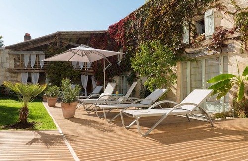 Pont l'Abbe d'Arnoult House | A Charentaise house in the heart of Saintonge