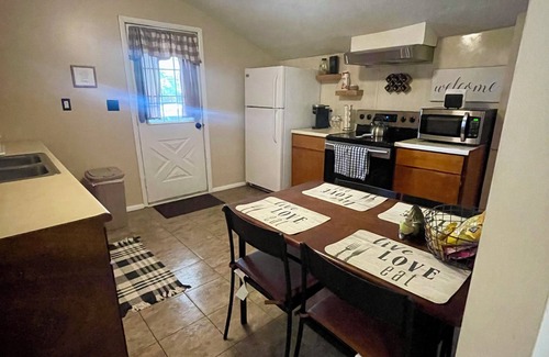 Carlisle Apartment | A charming 2 bedroom apartment a few blocks from Dickson college