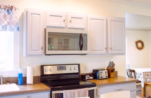 Paradise House | A charming, clean and updated family-friendly home in the heart of Amish Country