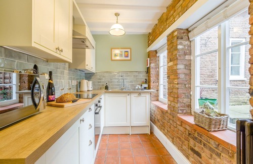 Barrow upon Humber Cottage | A charming, thoughtfully renovated cottage within the 17th century Papist Hall.