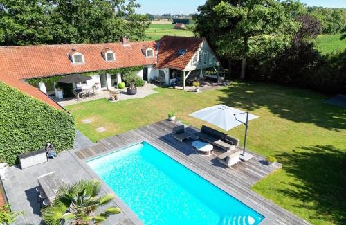 Bellegem House | A charming holiday home with a swimming pool