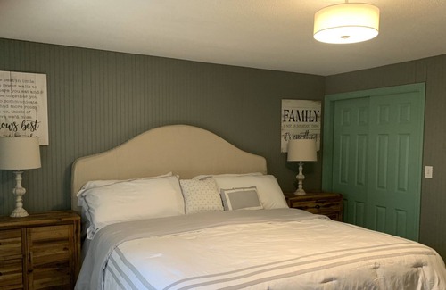 Suncook House | A cheerful house with a very big yard
