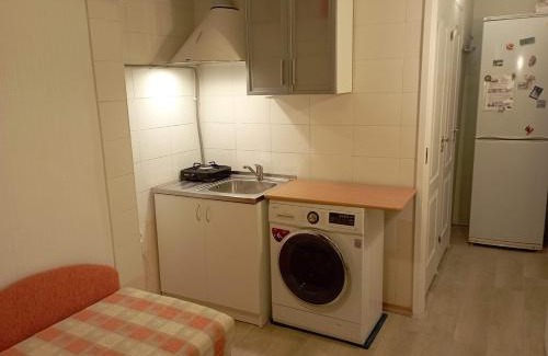 Lasnamae Apartment | A comfortable room with balcony
