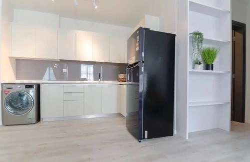 Central District Apartment | A Comfy & Bright 2BR Suasana Suite 6, FREE Parking
