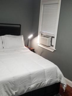 Queens House | A comfy place in queens