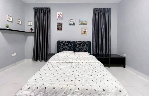 Tebrau House | A Comfy & Stylish 4BR Home with Private Pool