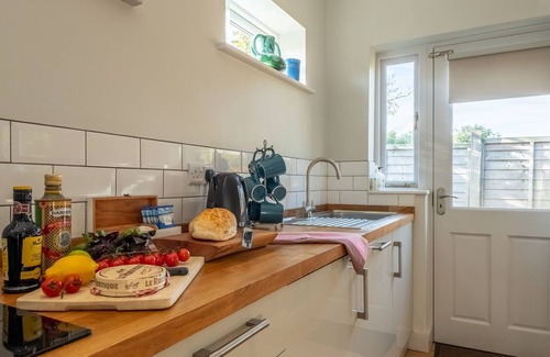 Snape Cabin | A contemporary, single-storey holiday retreat located in the heart of Snape within strolling distanc