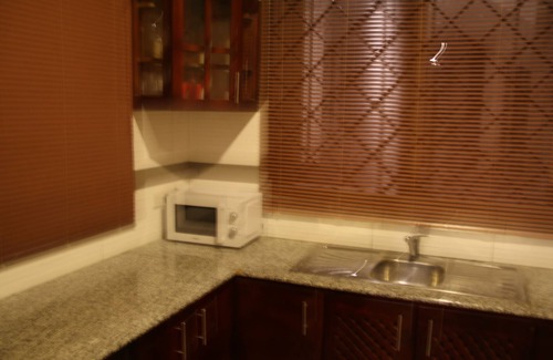 Mlingotini Apartment | A cosy space, less than ten minutes' walk to the beach. We are family friendly.