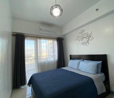 Las Pinas Apartment | A Cozy 2 Bedroom Unit with a Parking at Tower 2 South Residences SM Southmall
