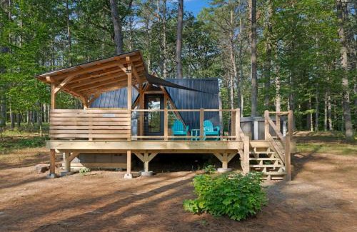 Oxford House | A Cozy A-Frame Escape with Hot Tub