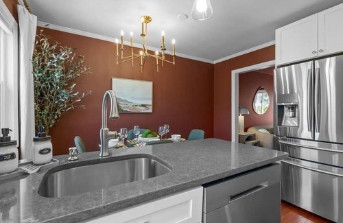 Del Ray House | A Cozy and Inviting Suite Xcape