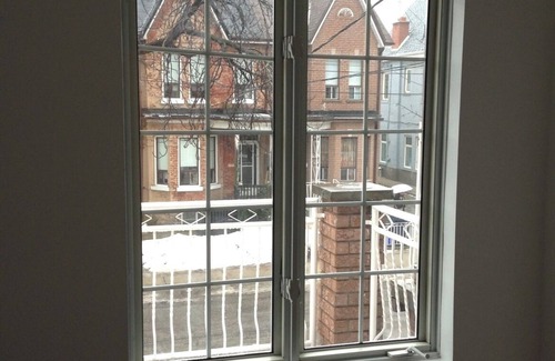 Trinity - Bellwoods House | A Cozy & Bright Apartment w/Terrace-Friendly Neighbourhood Downtown Toronto