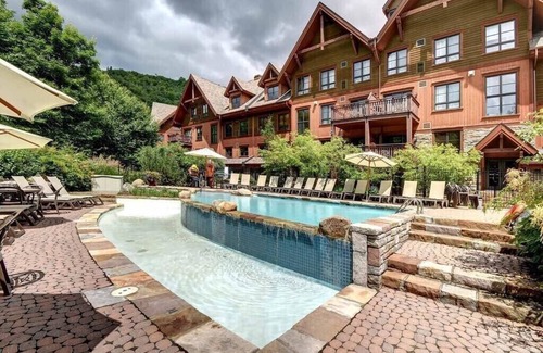 Mont-Tremblant Condo | A Cozy Chalet right at the Versant Soleil (Ski in/Ski out)