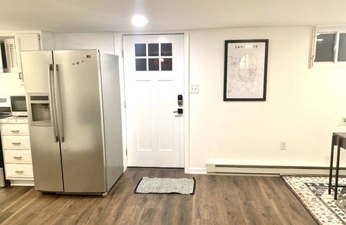 Lancaster Cottage | A Cozy Getaway 5 min from the heart of Lancaster!