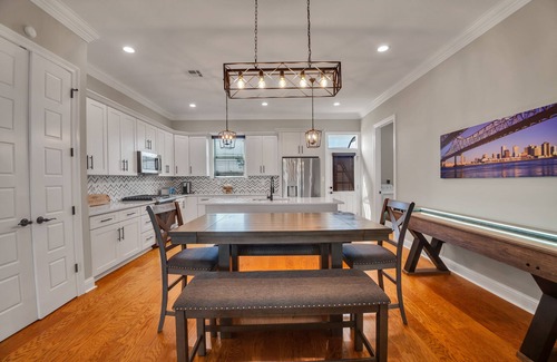 Chalmette House | A Cozy Getaway From a Long Day!