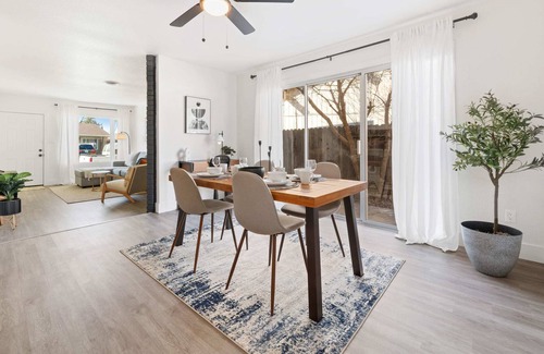 Citrus Heights House | A Cozy Haven in the Heart of Sacramento, King Bed