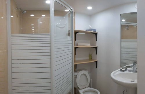 Richmond Hill House | A Cozy Private Room 4B in the basement