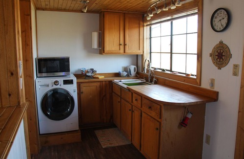 Menard Cottage | A Cozy Riverfront Getaway